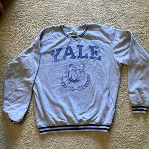 Yale university XL sweatshirt sweater. New but vintage style.